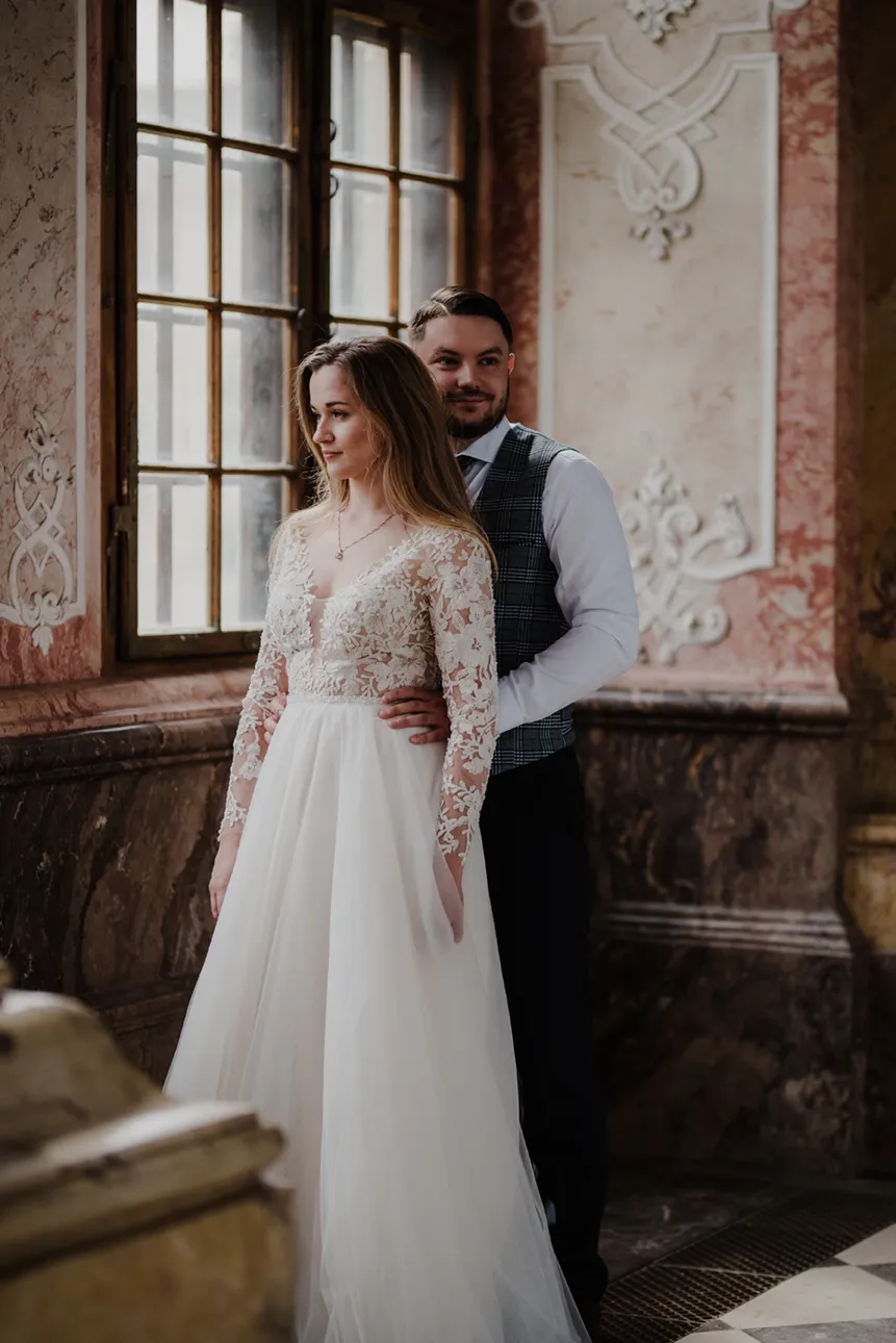 Portrety pary młodej wykonane w czasie sesji ślubnej w Opactwie Cystersów w Lubiążu