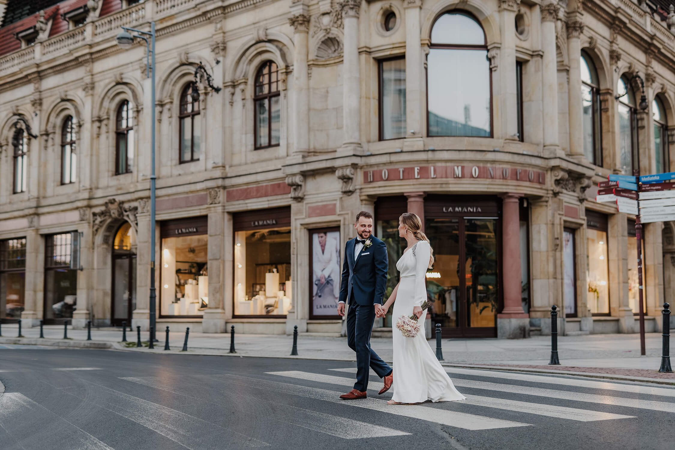 Miejska sesja ślubna we Wrocławiu | Katarzyna i Dániel
